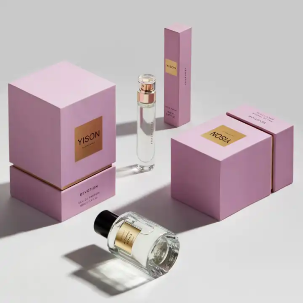 Caja con tapa de dos piezas para frasco de perfume.