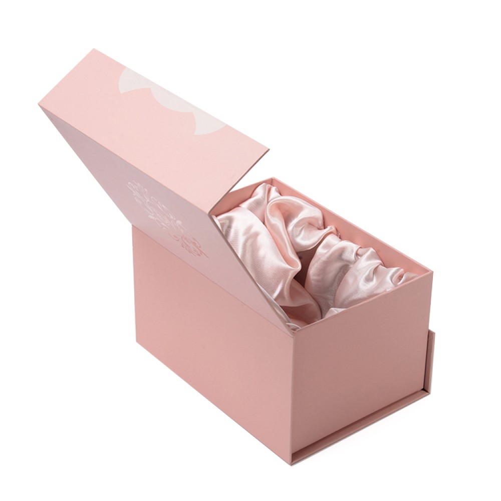 Pink Paper Gift Boxes With Magnetic Catch / Jewelry Cardboard Box