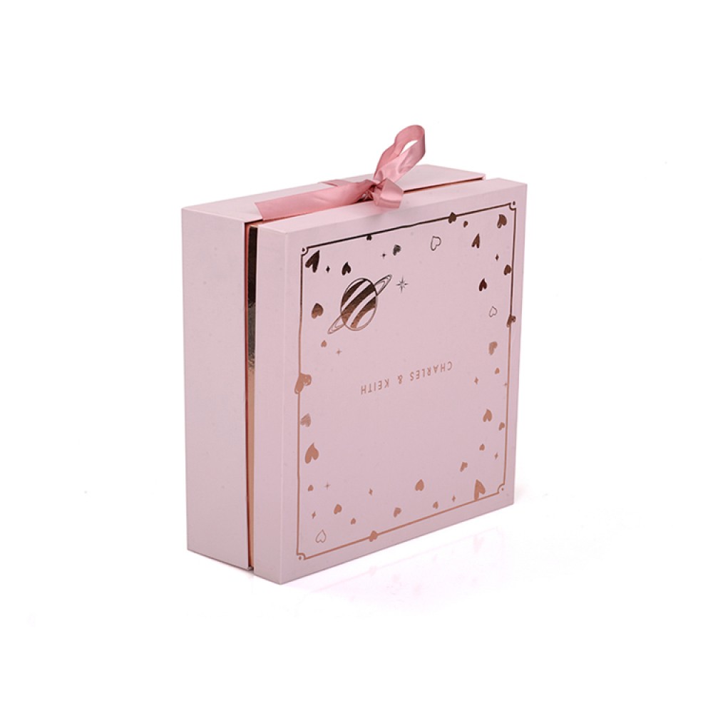Изготовленная на заказ картонная розовая подарочная коробка с откидной крышкой и лентой