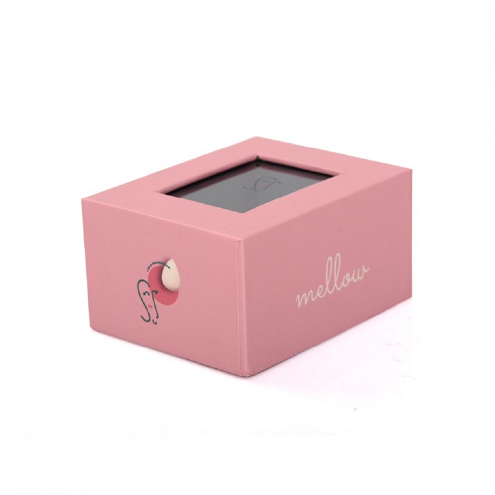 Небольшая подарочная коробка розового цвета на заказ из ПВХ-окна