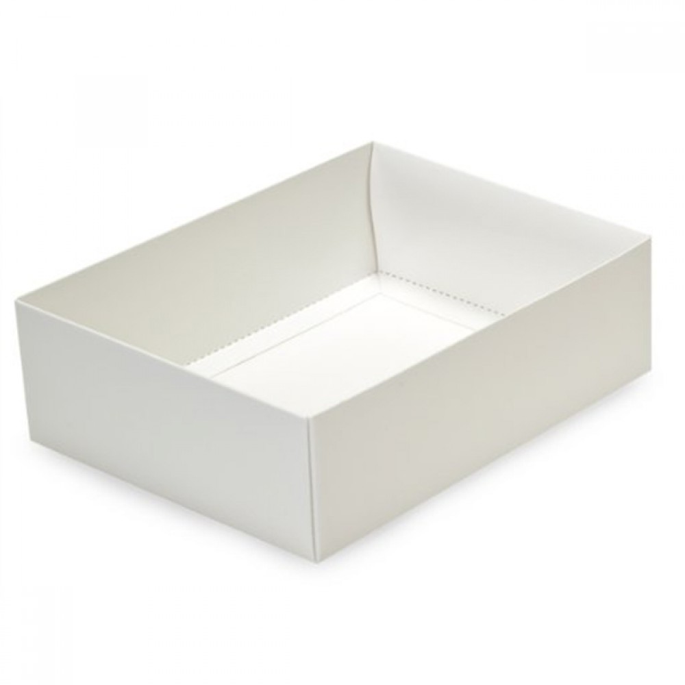 Нестандартная бумажная упаковочная коробка с белым основанием и прозрачной крышкой.