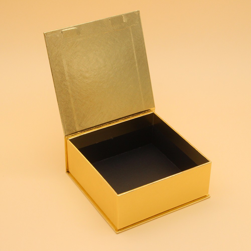 Rose gold magnetic gift box with paper insert