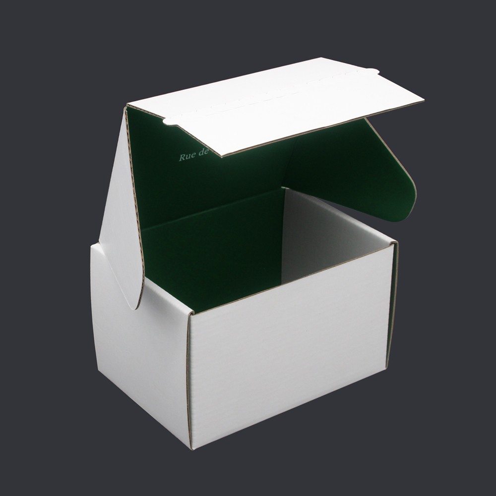 Отрывная транспортировочная коробка белого цвета с индивидуальным логотипом