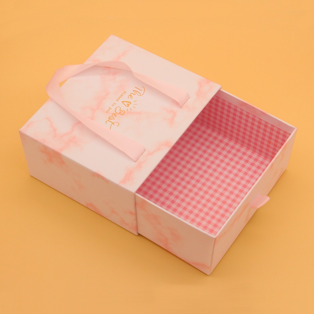 Ящик из розового мрамора с ручкой из ленты