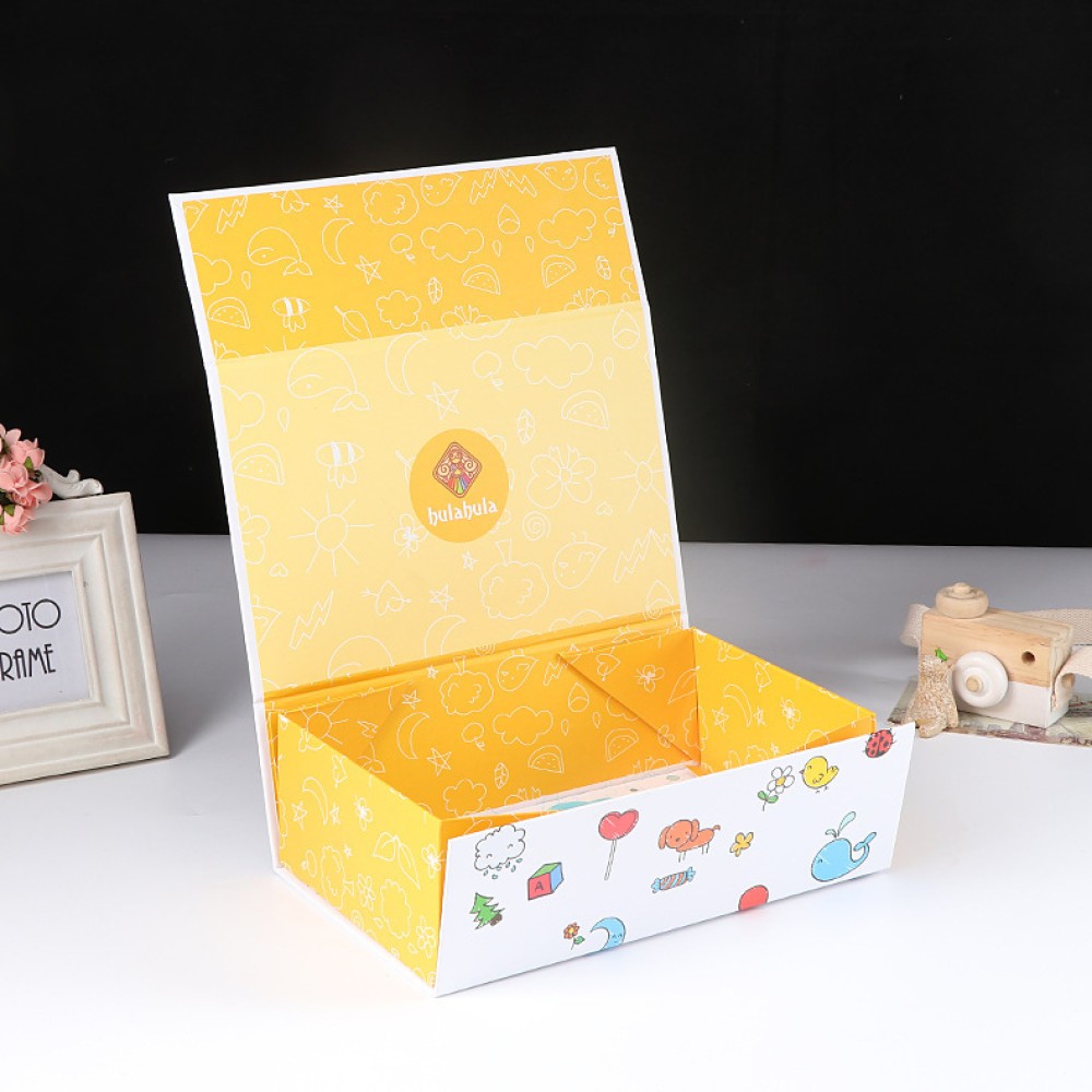 Custom gift boxes with magnetic lid