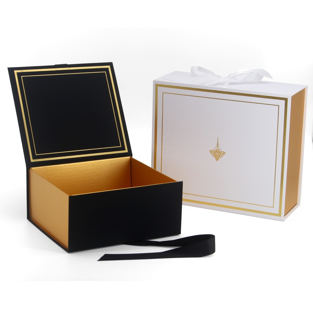 Gift boxes with ribbon closure