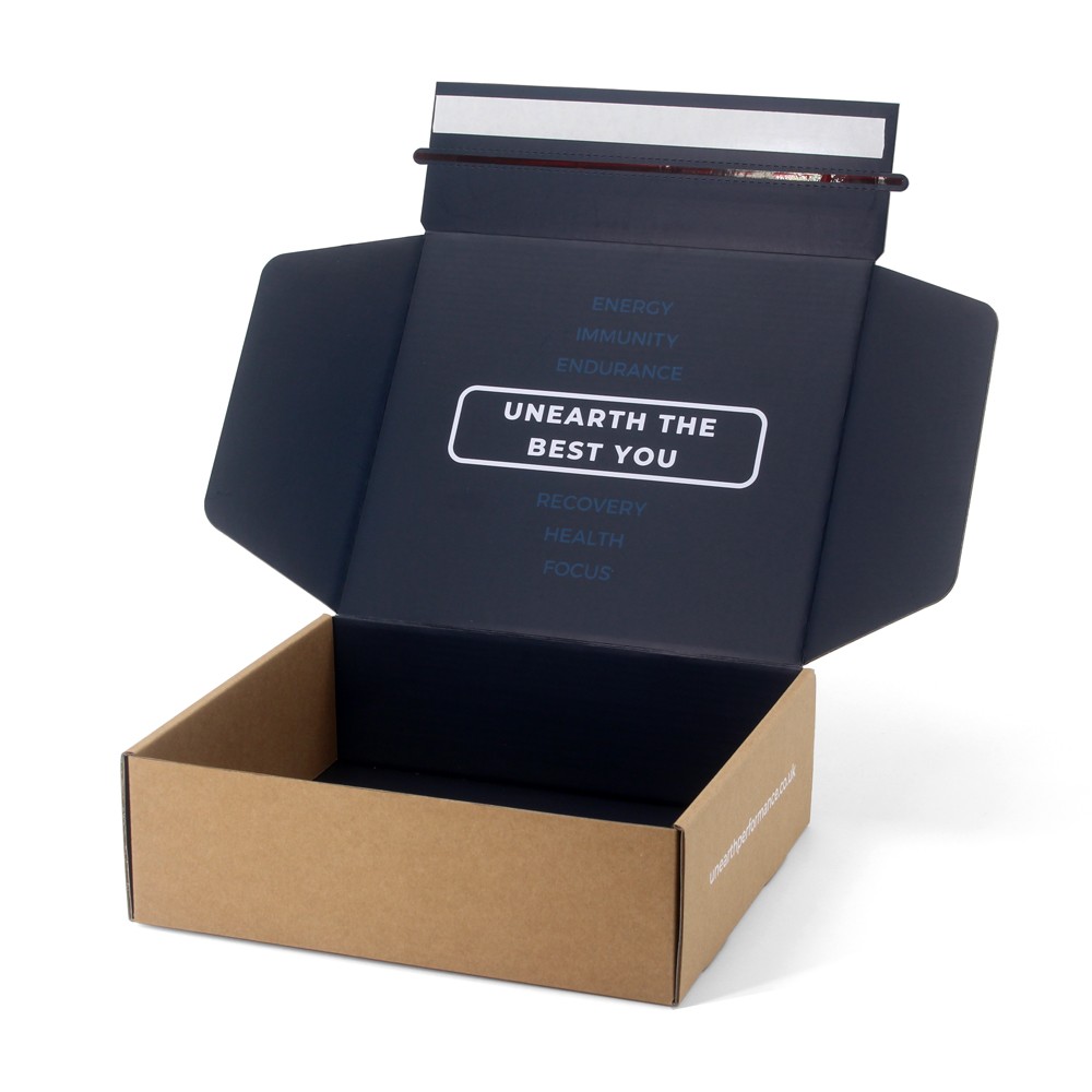 Black kraft mailer box with zipper