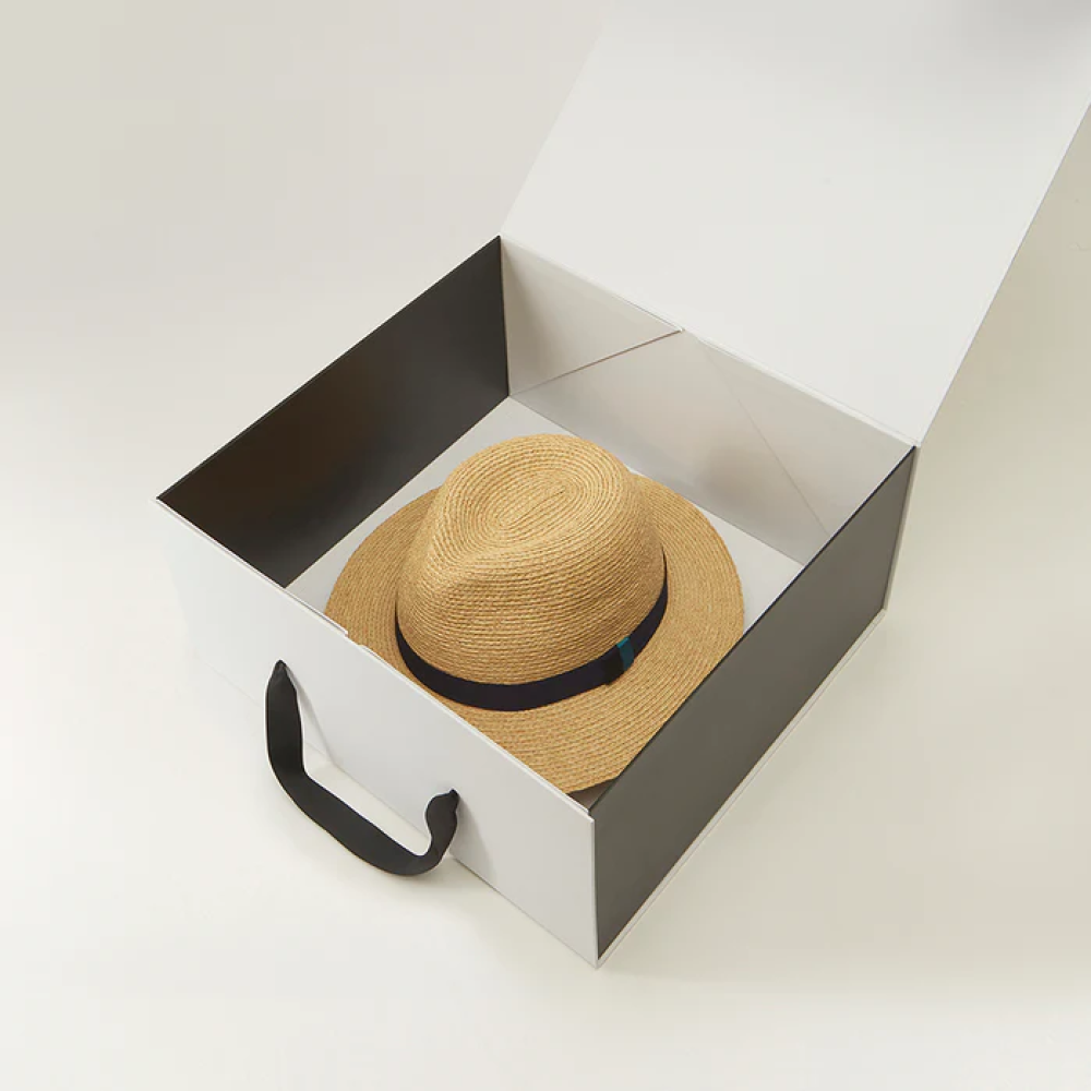 Подарочная коробка с индивидуальной кепкой