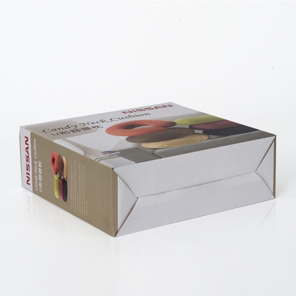 Коробка из гофрированного картона на заказ с пластиковой ручкой.