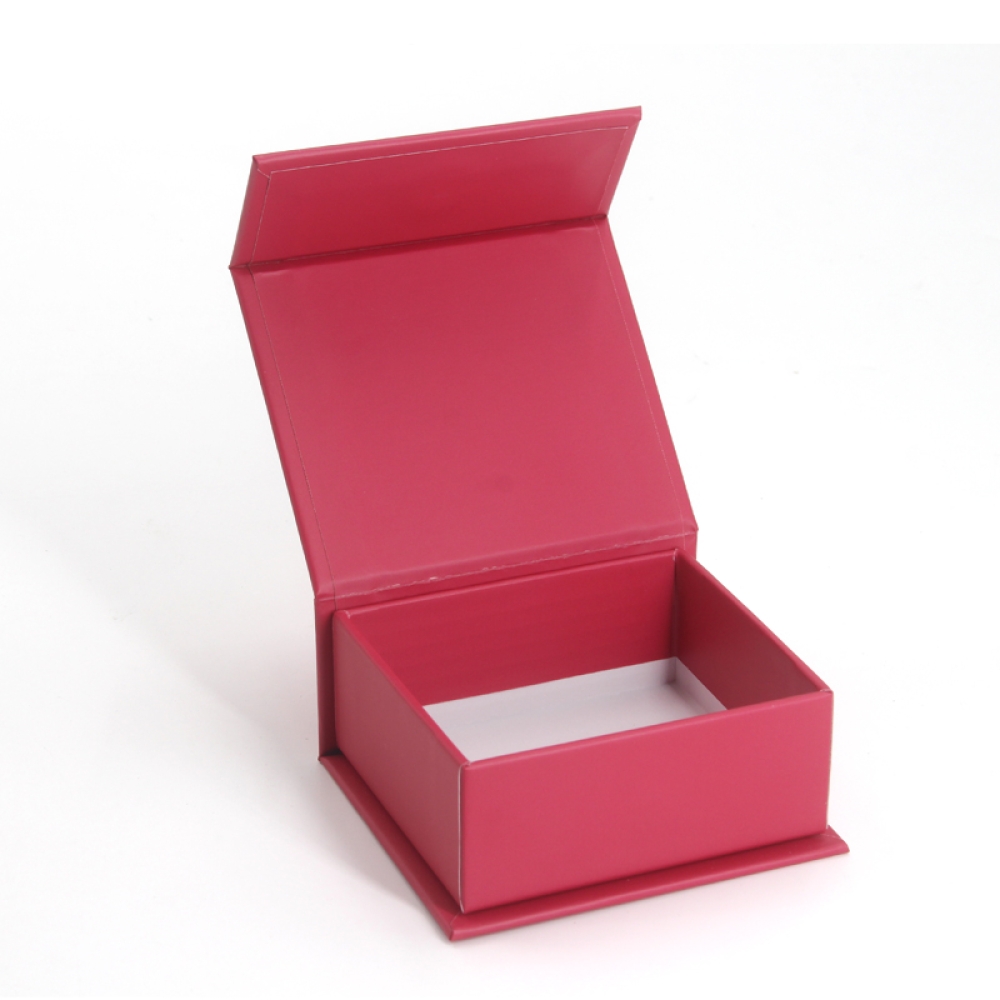 Подарочная коробка из жесткой бумаги маленькая