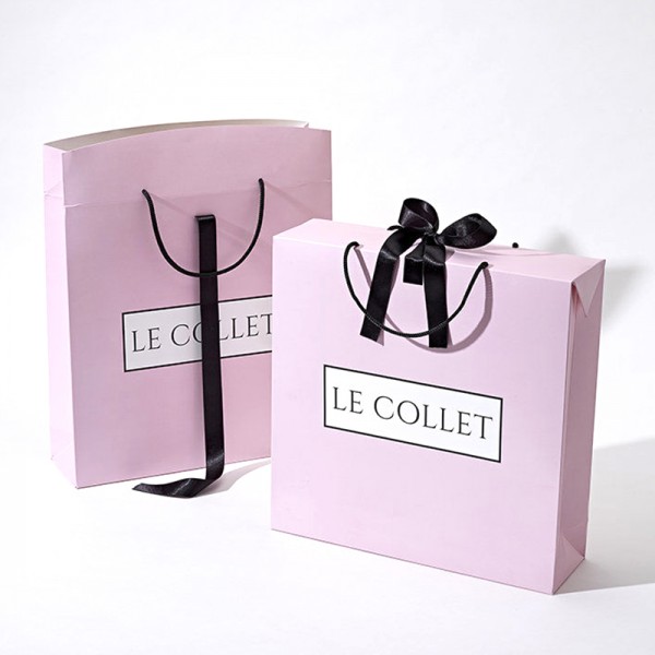 Hochwertige Geschenktüte aus Papier im Großhandel mit individuellem Logo