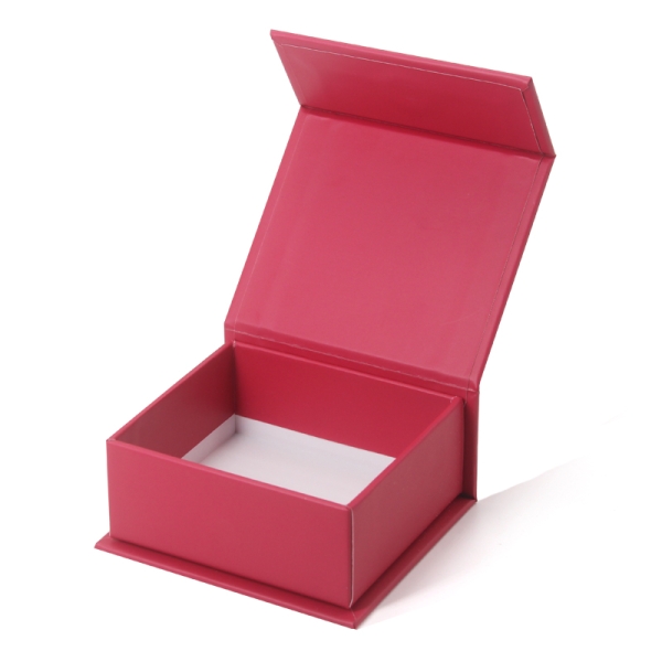 Подарочная коробка из жесткой бумаги маленькая